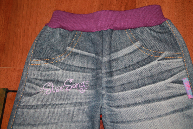 Брючек много не бывает..