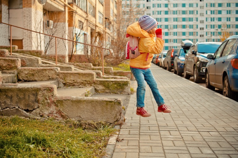 просто прогулка с дочкой)