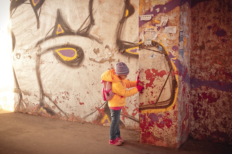 просто прогулка с дочкой)