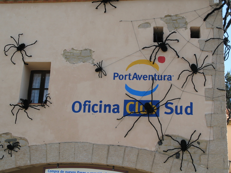 Порт-Авентура. Парк развлечений г. Салоу. Испания. Сентябрь 2013 г.