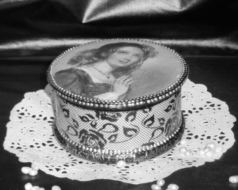 Декупажный конкурс. Тема - монохром/сепия