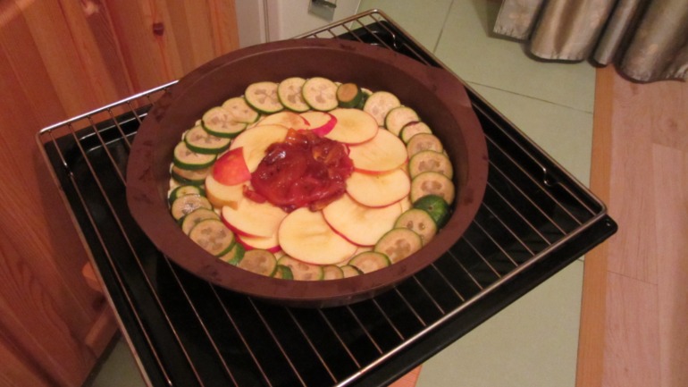 Цветаевский яблочный пирог с другими фруктами