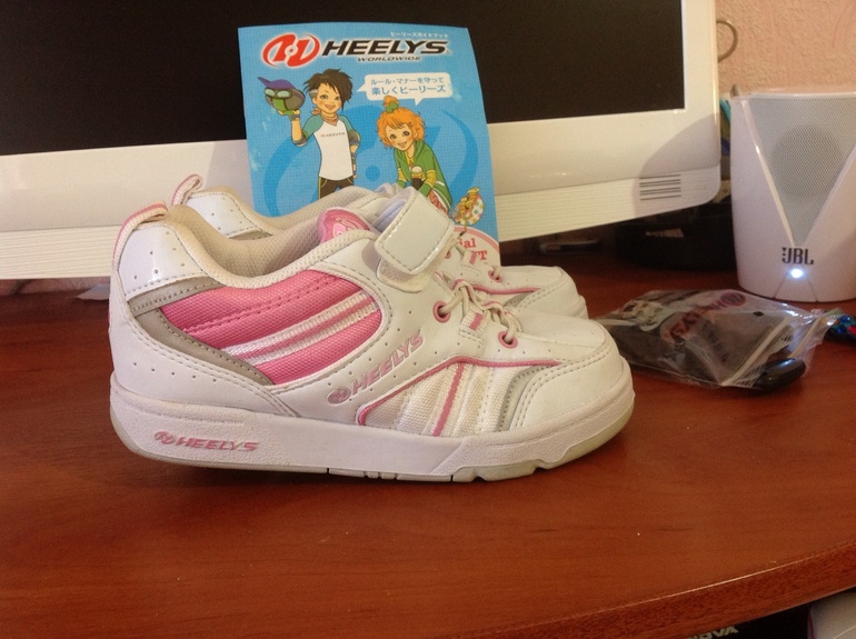 Кроссовки Heelys б/у 2 раза оригинал полный комплект 1300 руб