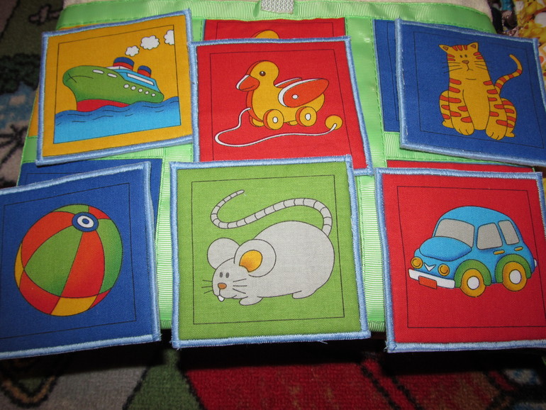 3 развивающие книжки.