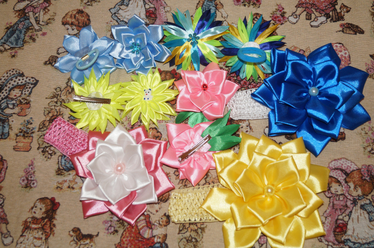 Аксессуары для волос в стиле Канзаши. В наличии и на заказ.