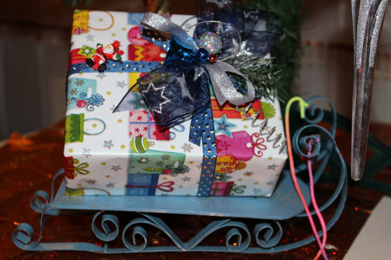 Упаковка подарков)))