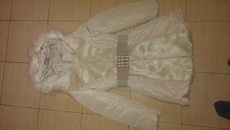 В наличии! Длинная, зимняя курточка на молнии с капюшоном - 2600руб.