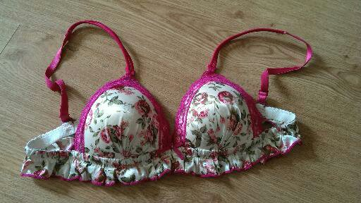 В наличии! Плотный шёлковый бюстик (Чашечка B) - 250руб.