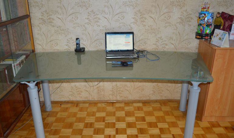 Рабочий стол в кабинет