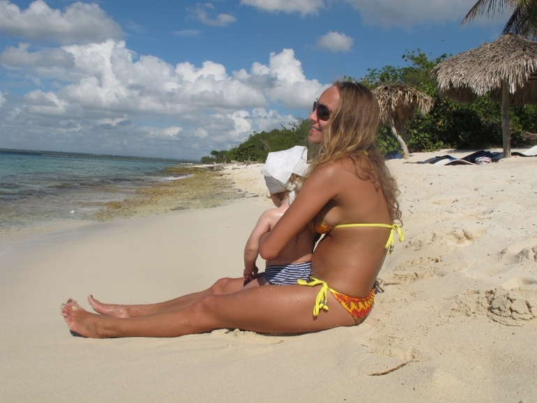 Пунта-Кана с дочкой в 1,4 года, декабрь.