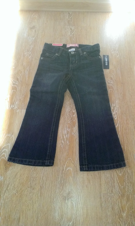 Джинсы Old Navy д/д р-р 3 T (на 3 г), 700руб.