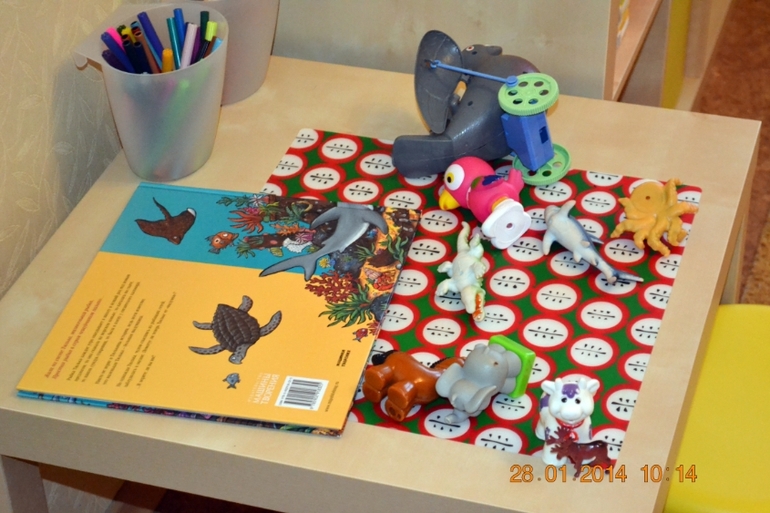 Один день из жизни .Детки-погодки.