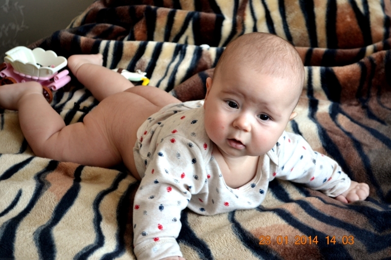 Один день из жизни .Детки-погодки.