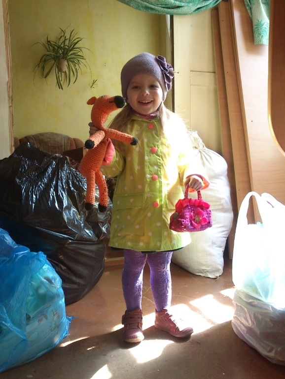 вот так мы сейчас ездим в гости))