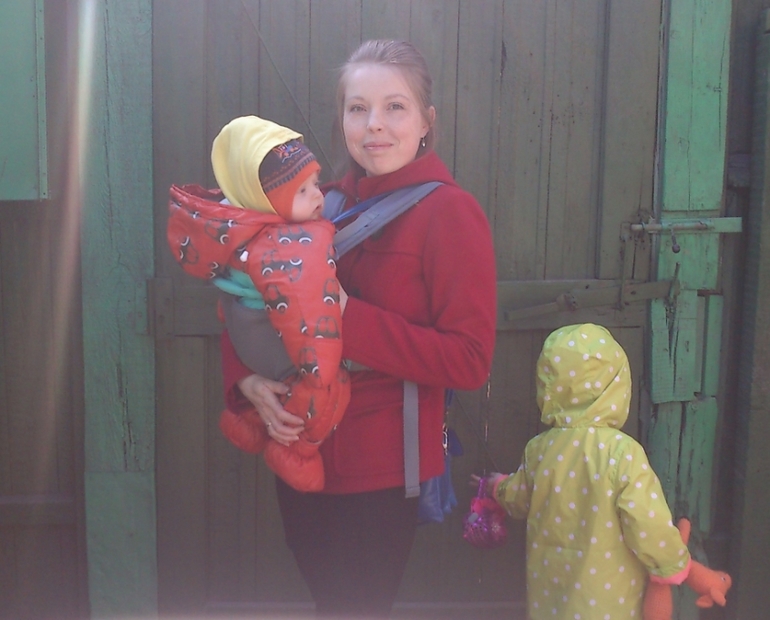 вот так мы сейчас ездим в гости))