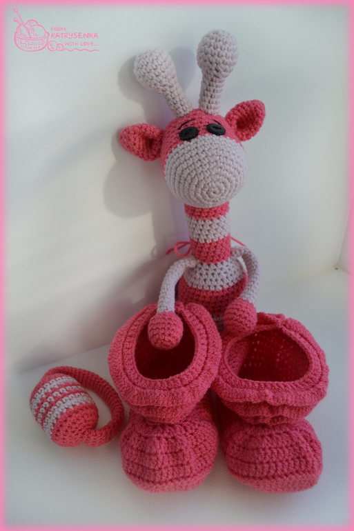 Пинеточки и погремушка для малышки