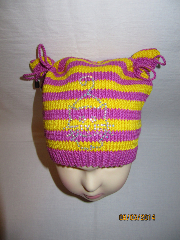 Шапочка на весну. Первая работа с стразиками )