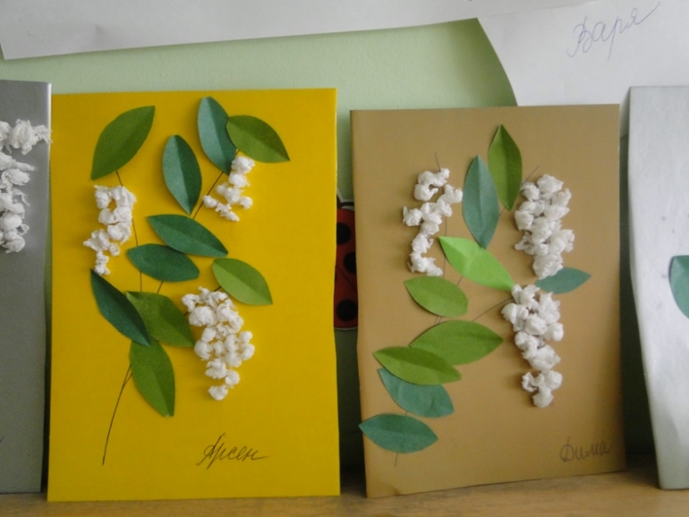 Черемуха душистая и зеленый горошек