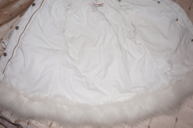 Пальто демисезонное laura Biagiotti .Цена до 15 апреля 2600 руб.