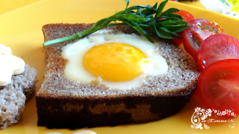 Яичница в тосте или цветочный завтрак для ребенка