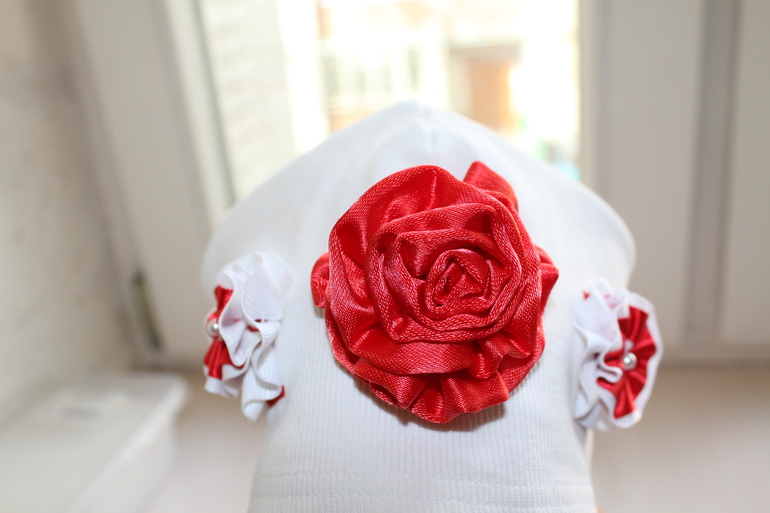 Еще одна шапочка для дочки.