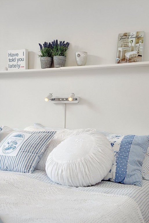 белые стены)