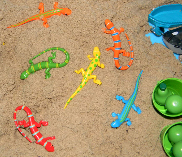 Комплект "творчество с пелёнок".  Путешествуем в зелёную страну