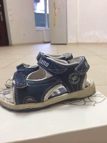 Сандали для мальчика 24 размер 1300р.