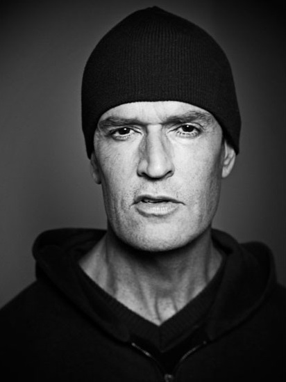 За Джоша Хартнетта