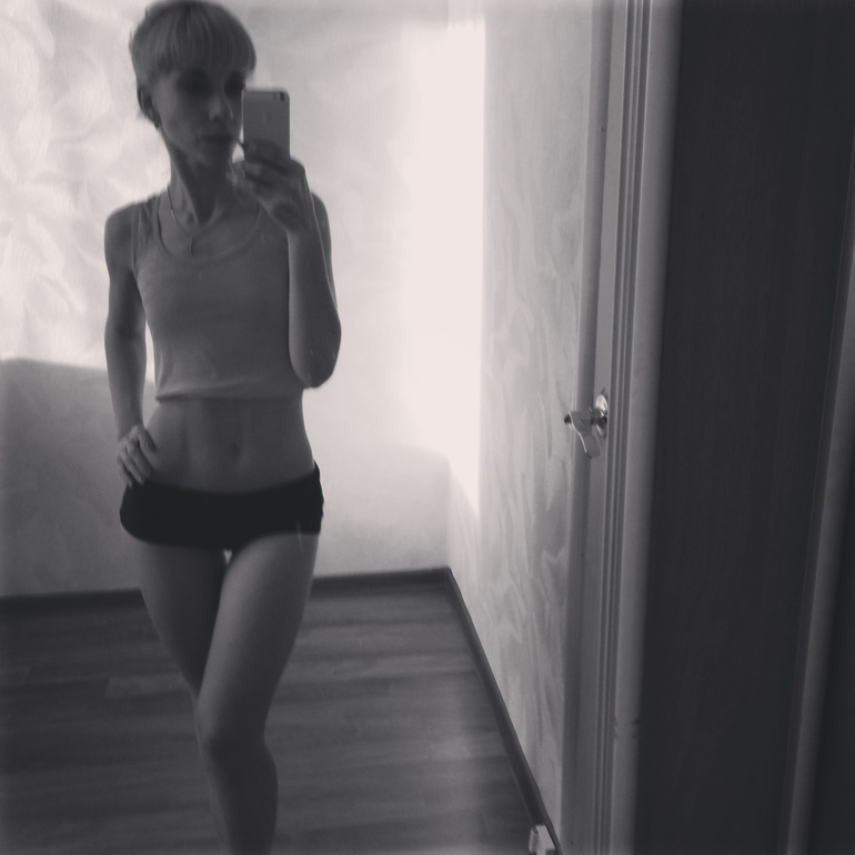 Подстриглась, но пока не красилась