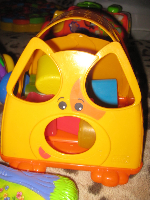 Много фирменных игрушек )) Дешево!!от 1 до 4 лет