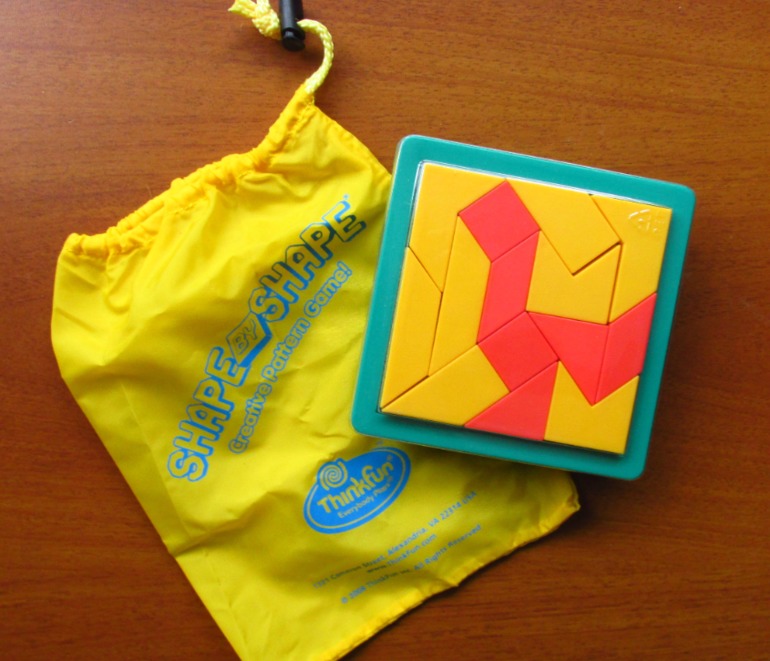 Игра-головоломка: Уголки от Thinkfun (Shape by shape)