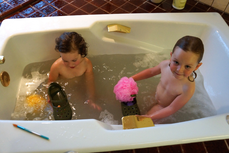 Двойное купание.