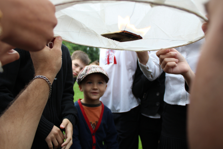 Про сонце, про небо, про останнiй дзвоник!