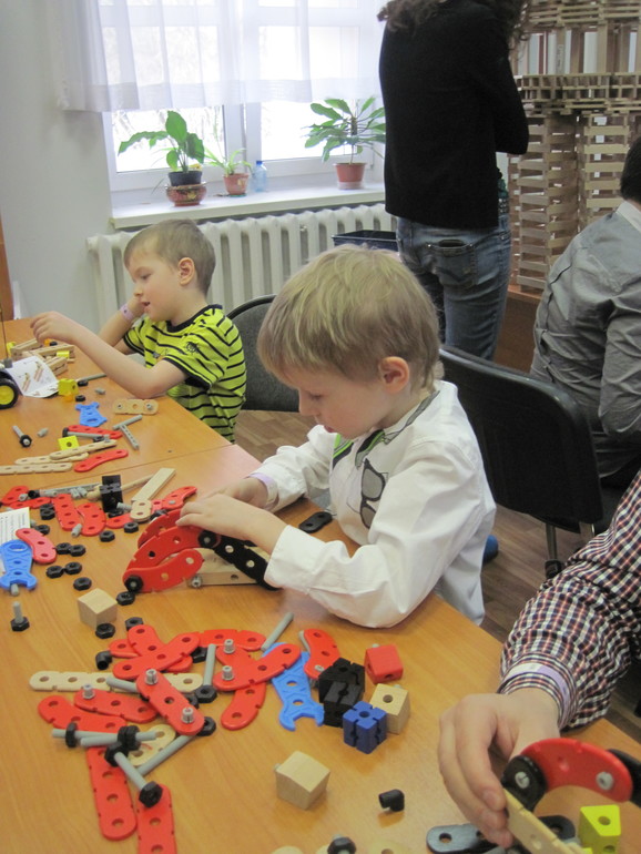 Опять конструкторы :)