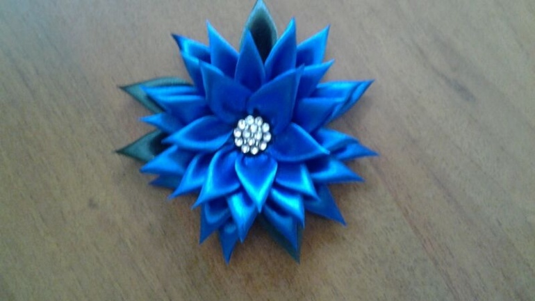 Предлагаю цветы для красавиц!!!)