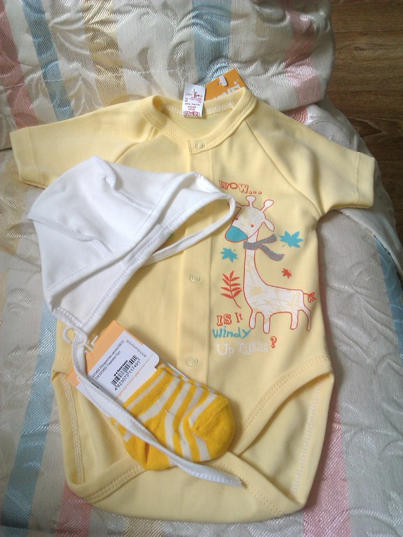 Первые вещички для моей девочки)
