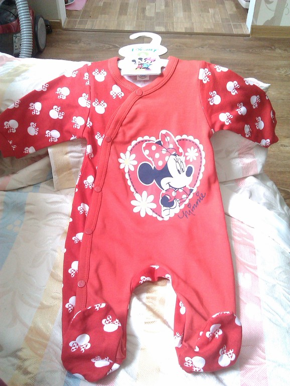 Первые вещички для моей девочки)