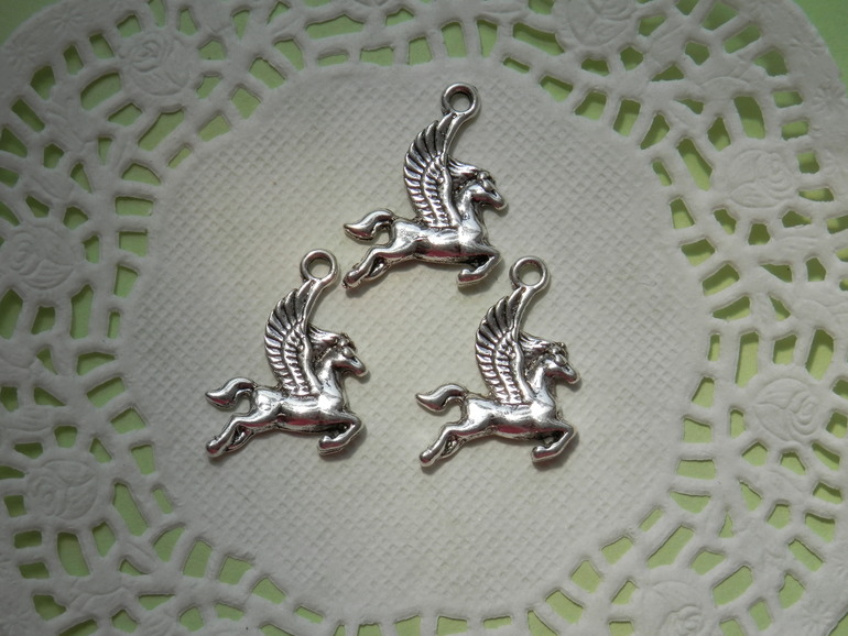 Пуговицы, подвески, кружево!!! Много фото!!!