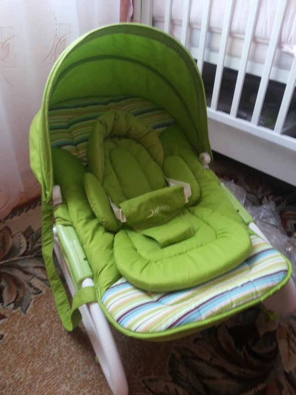 Кроватка и шезлонг для дочи