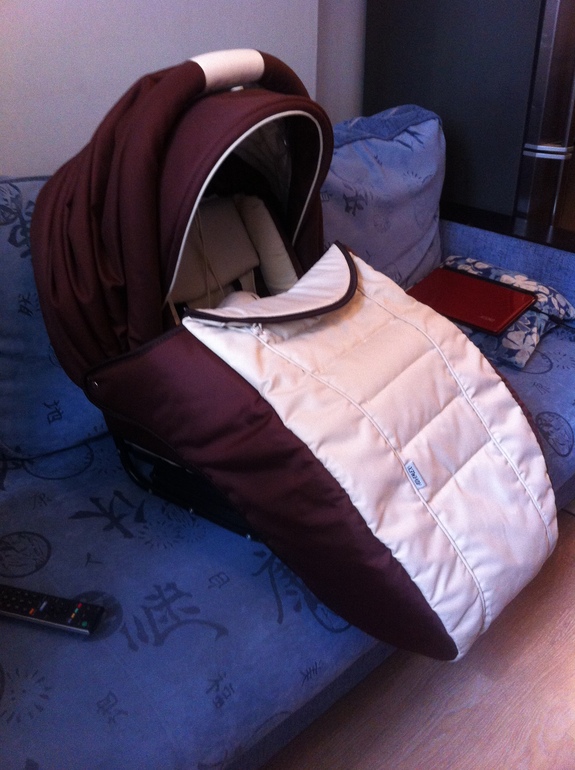 о том, как Новиковы готовились к прилёту аиста с ценным грузом.