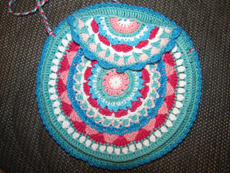 Сумочка и беретка