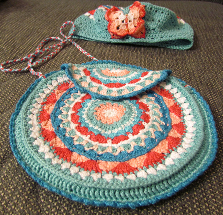 Сумочка и беретка