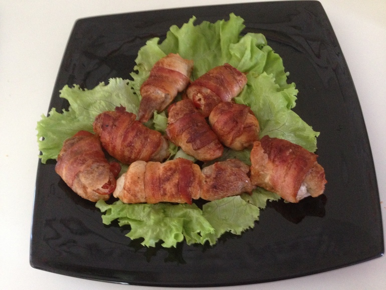 Свиные рулетики в беконе с сыром и грибами!