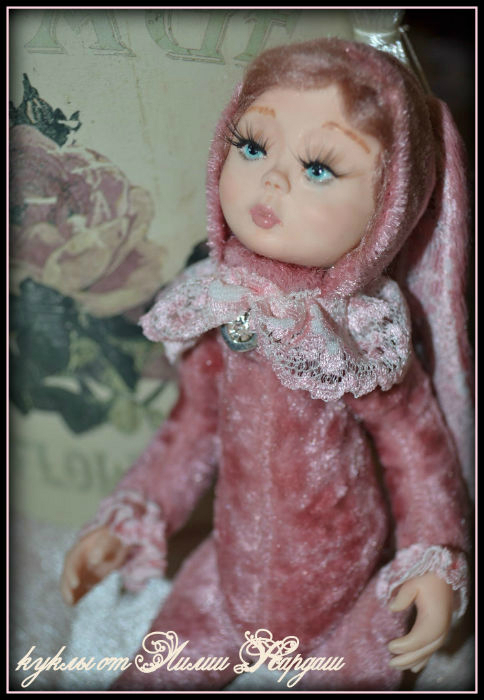 Анечка - маленькая зайка.