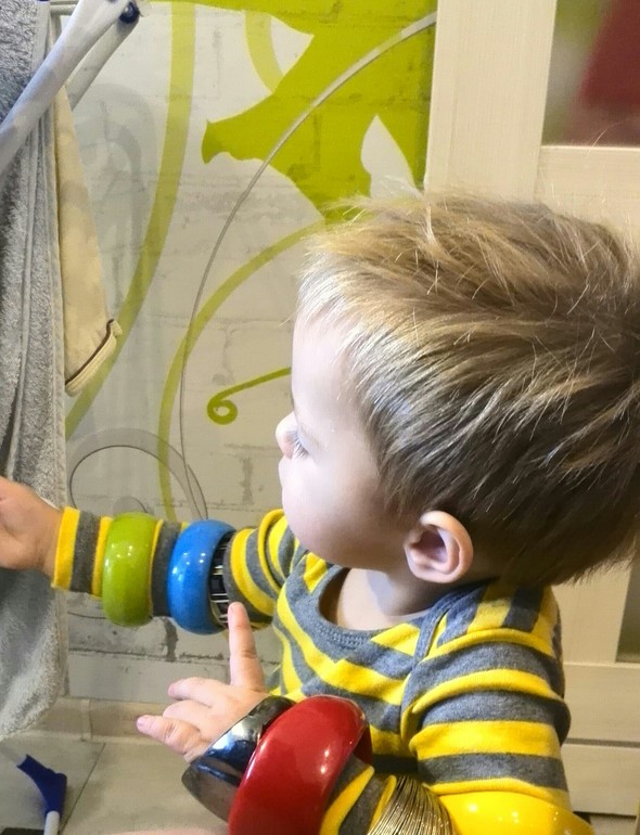 Какой богатый жОних :-)