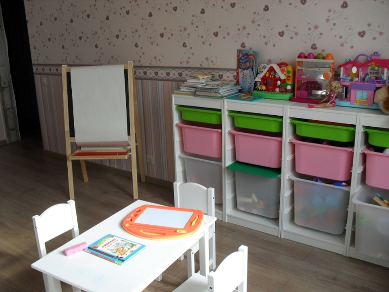 Помогите расставить мебель в детской!