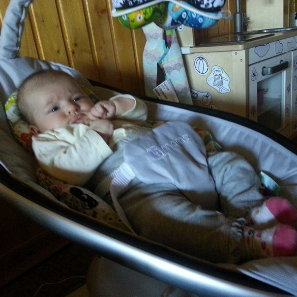 Mamaroo, шезлонг Tiny Love и CocoonaBaby