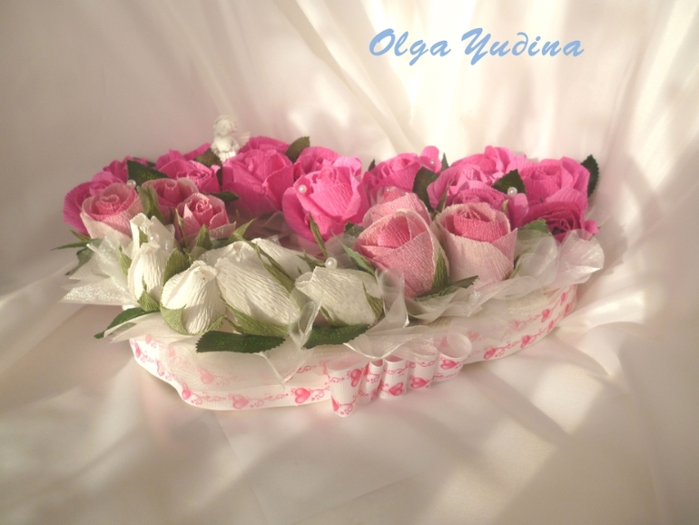 Первая сумочка. первый букет из органзы и прочее,прочее.