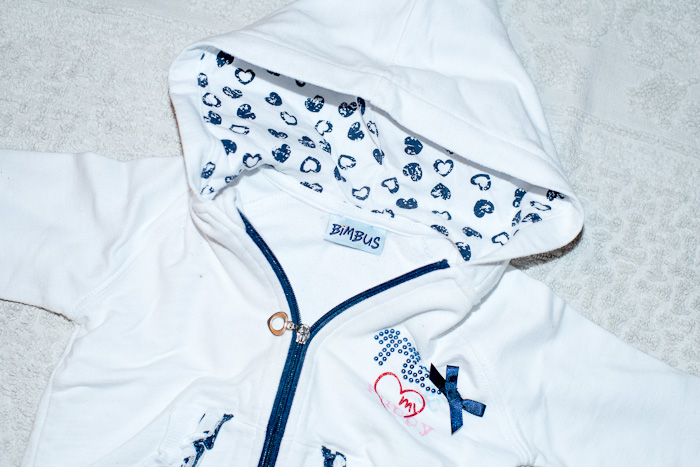 Разобрала детские вещи, всё на продажу. И немного взрослых вещей тоже (в конце списка).